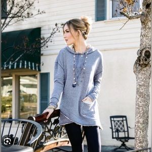 Evy’s Tree Jenelle Sweatshirt in Water - Size Medium